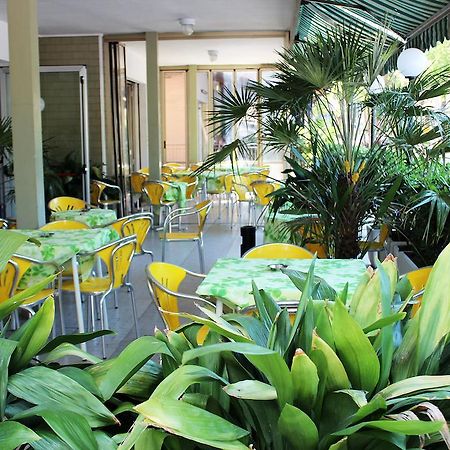 Hotel Leda Rimini Kültér fotó