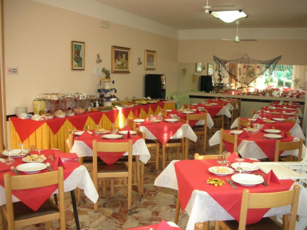 Hotel Leda Rimini Kültér fotó