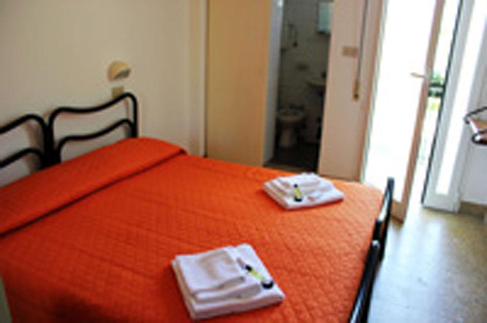 Hotel Leda Rimini Kültér fotó