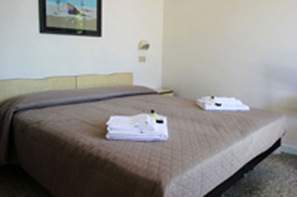 Hotel Leda Rimini Kültér fotó