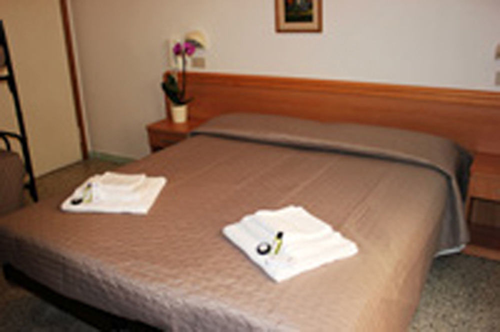 Hotel Leda Rimini Kültér fotó