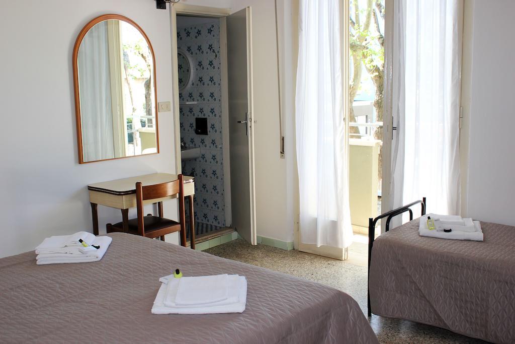 Hotel Leda Rimini Szoba fotó