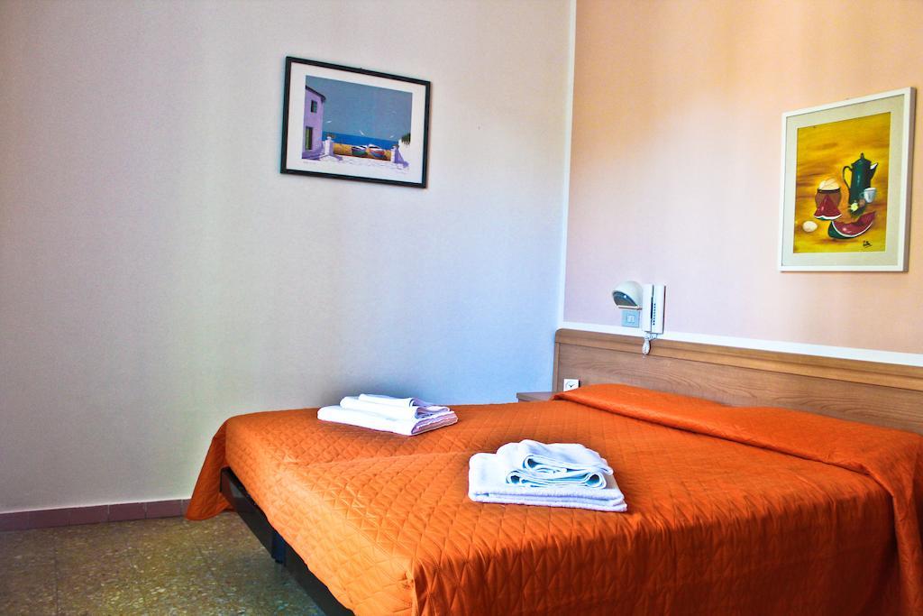Hotel Leda Rimini Szoba fotó