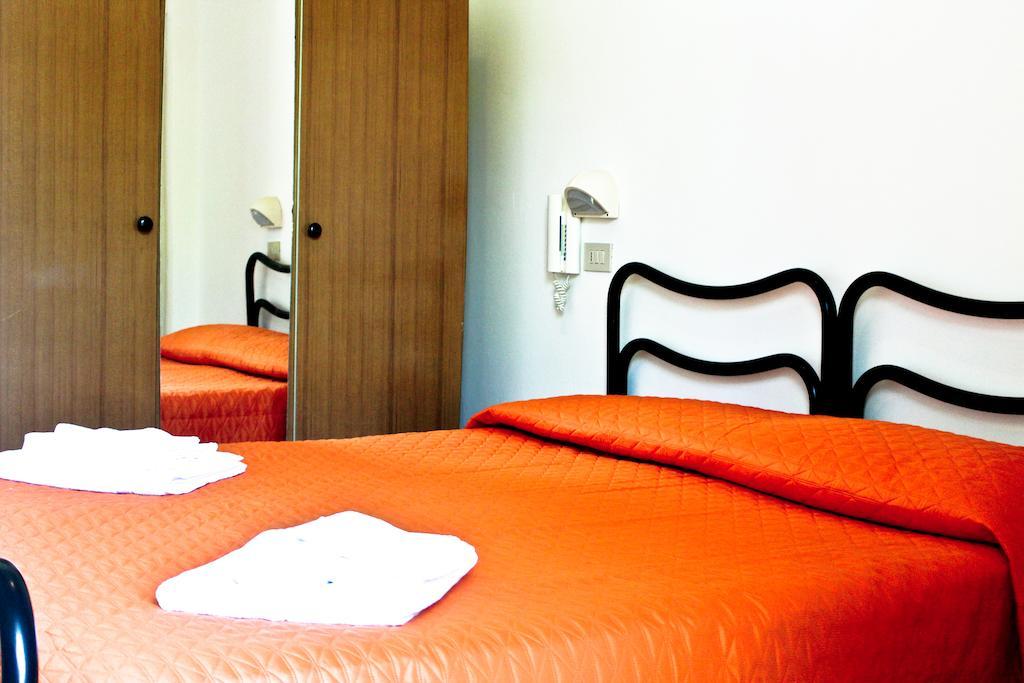 Hotel Leda Rimini Szoba fotó