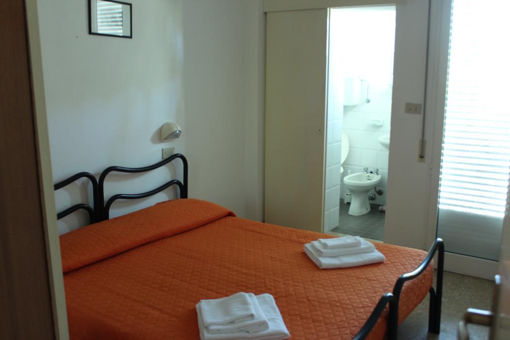 Hotel Leda Rimini Kültér fotó